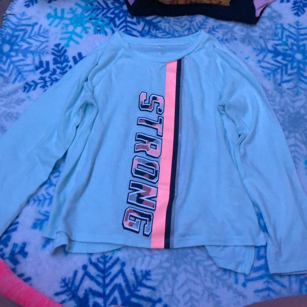 A legging and shirt outfit
